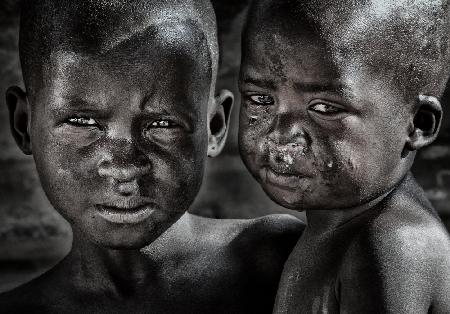 Zwei Brüder in einem Slum in Juba,Südsudan