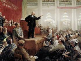 Lenin bei einem Kongress der russischen Transportarbeiter um 1920
