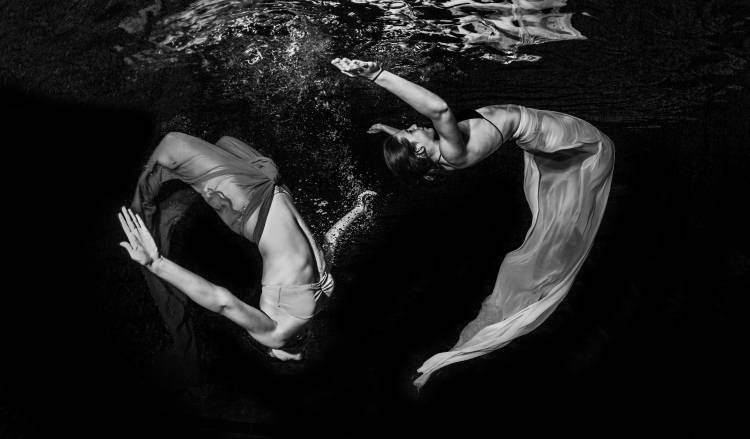 Grace Underwater von Ken Kiefer