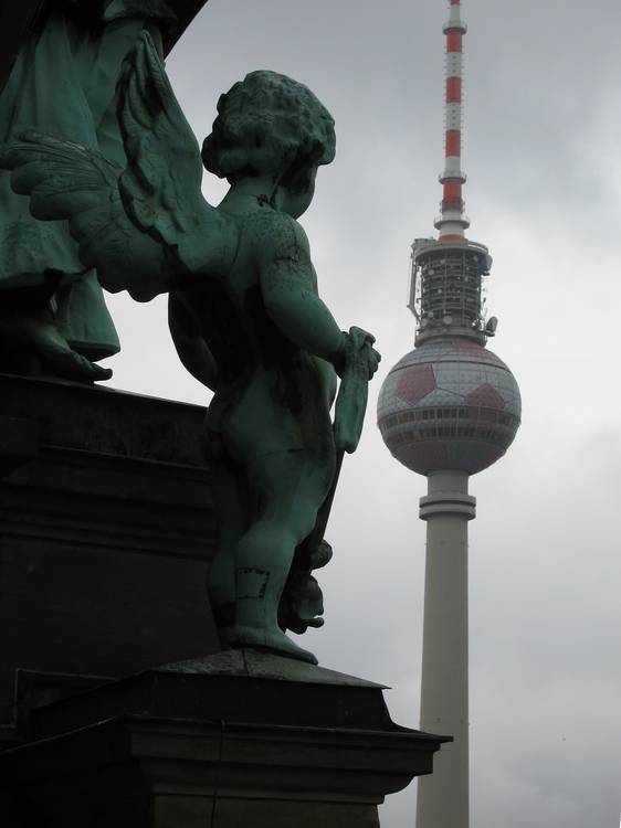 Telespargel: Der Berliner Fernsehturm von KUNSTKOPIE
