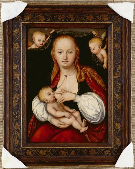 The Virgin and Child, three-quarter length, with putti holding up a curtain behind (oil on limewood  von Lucas Cranach d. Ä.