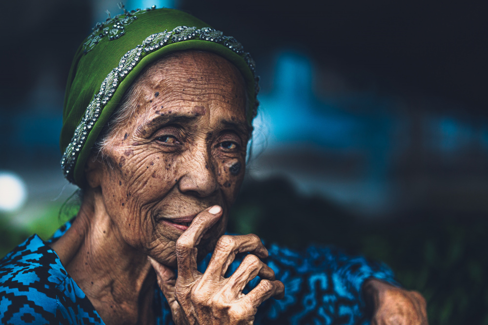 alte Frau aus Madagaskar von Marco Tagliarino