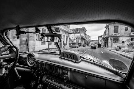 Auf den kubanischen Straßen unterwegs sein