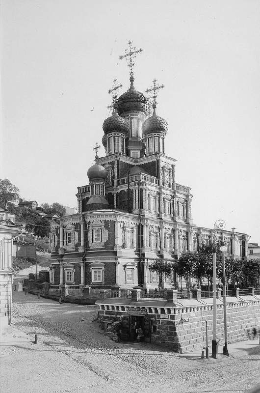 Die Stroganow-Kirche (Mariä-Geburt-Kirche) in Nischni Nowgorod von Maxim Petrovich Dmitriev