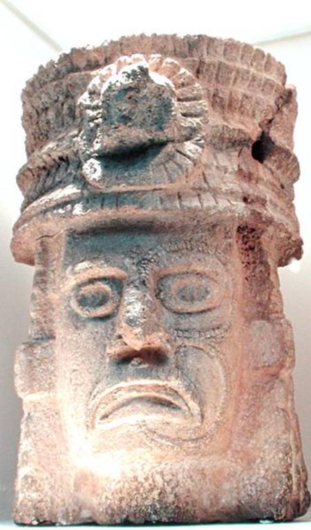 Figure wearing a feathered hat von Mayan