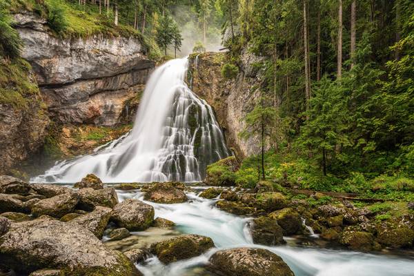 Gollinger Wasserfall in Österreich von Michael Valjak