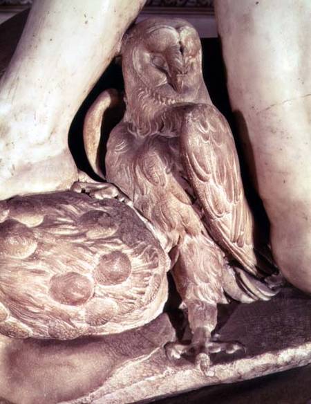 The Tomb of Giuliano de Medici (1478-1516) detail of the owl under the arm of Night von Michelangelo (Buonarroti)