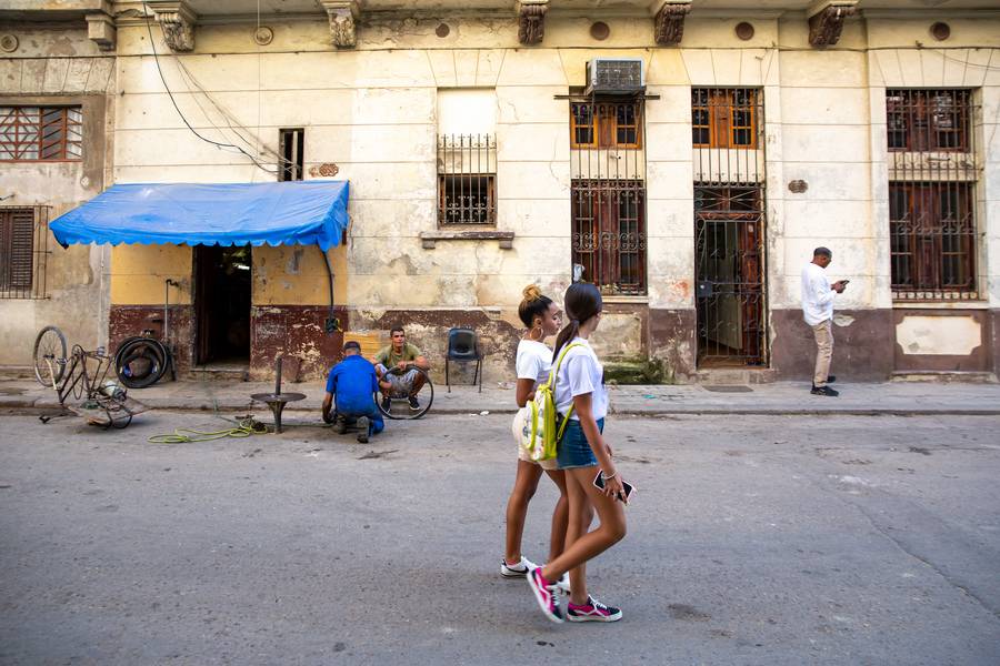 Teenager Kuba von Miro May