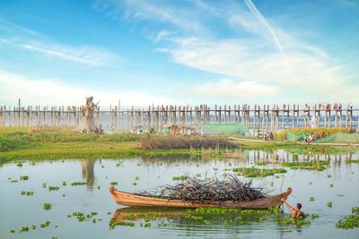 Boat am U-Bein-Brücke in Myanmar (Burma) 2020