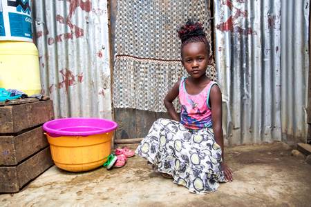 Kleine Lady, Portrait Mädchen in Nairobi, Kenia, Kenya 2019