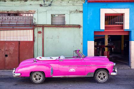 Pink cadillac in Havana, Cuba. Auto in Havanna, Kuba 2020