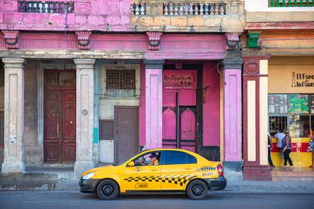 Taxi in Havana, Cuba. Street in Havanna, Kuba. 2020