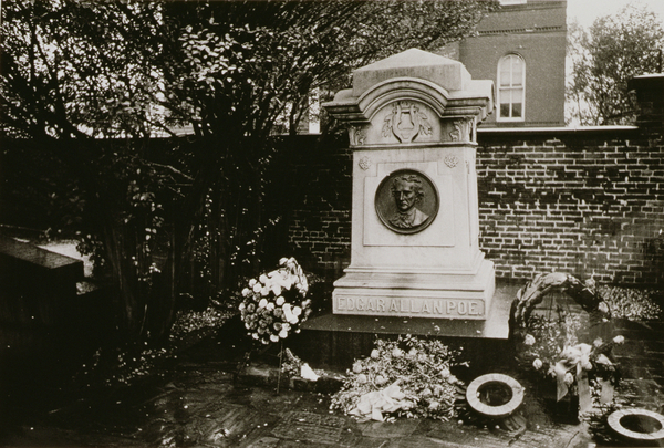 Edgar Allan Poes (1809-49) Grave, Baltimore, Untitled 28 von Nat Herz