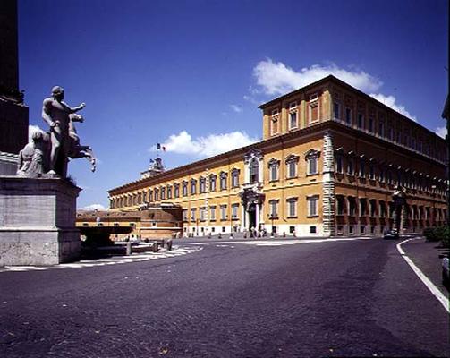 Lateral view of the facade, designed by Domenico Fontana (1543-1607) Carlo Montana (1556-1629) and B von 