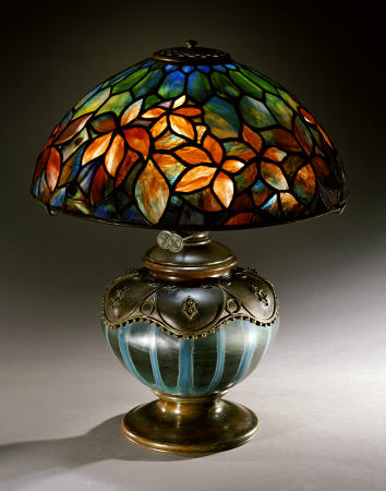 A Fine ''Woodbine'' Leaded Glass, Bronze And Blown Glass Table Lamp von 