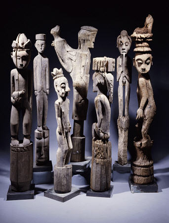 A Group Of Dayak Hampatong  Statues From Borneo von 