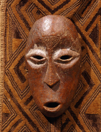 A Lega Bone Mask, Lukunga von 