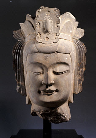 A Limestone Head Of A Bodhisattva Carved With Serene Expression von 