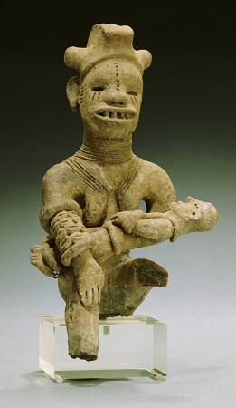 An Igbo Terracotta Maternity von 