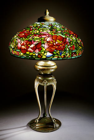 An Important Elaborate ''Peony'' Leaded Glass And Bronze Table Lamp von 