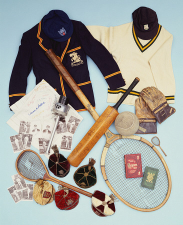A Selection Of Cricket And Tennis Sporting Memorabilia von 