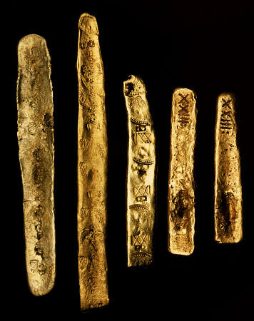 A Selection Of Gold Bars Recovered From The Wreck Of The Spanish Galleon ''Nuestra Senora De Atocha' von 