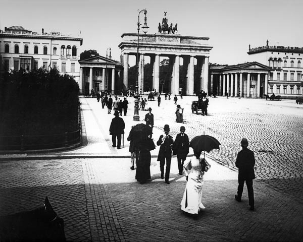 Berlin / Brandenburg Gate / Photo / Levy von 