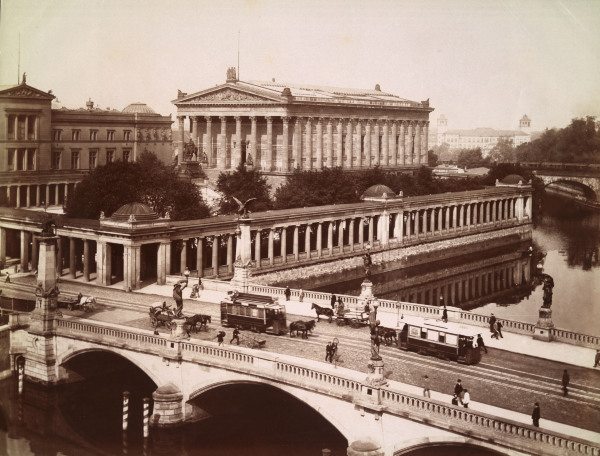 Berlin, Alte Nationalgalerie / Foto 1900 von 