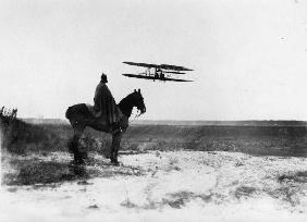 Flugzeug/ Landung e. Doppeldeckers/ 1910