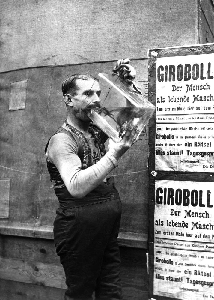 Girobollo trinkt Aquarium aus/1915 von 