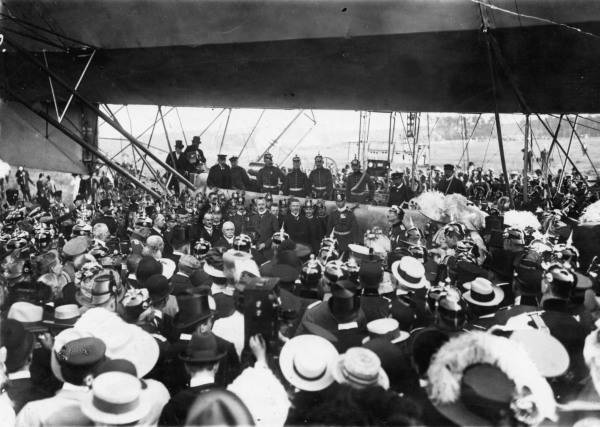 Graf Zeppelin in Berlin / Foto 1909 von 