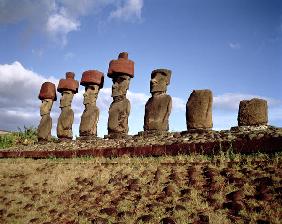 Monolithic Statues on Ahu Nau Nau at Anakena Beach, c.1000-1600 (photo) (see also 114935) 