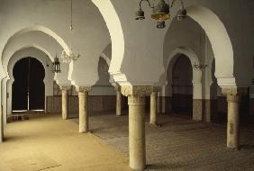 Mosque Sidi Halaoui, view of the prayer hall (photo) 