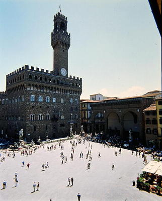 Piazza Signoria with Palazzo Vecchio and Loggia dei Lanzi (photo) von 