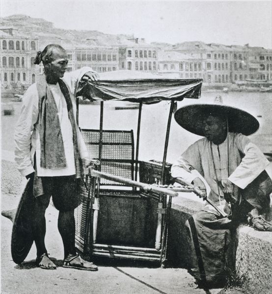 Sedan chair in Hong Kong, 1873 (b/w photo)  von 