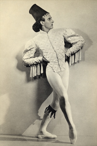 Sir Anton Dolin, from ''Footnotes to the Ballet'', published 1938 (b/w photo)  von 