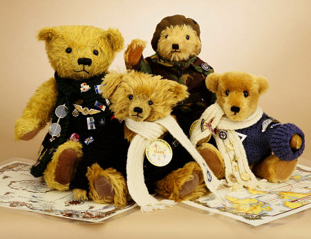 Soldier Teddy Bears ''Albert'', ''Jack'', ''Harrison'' And ''Thomas''  Created For The Soldiers'', S von 