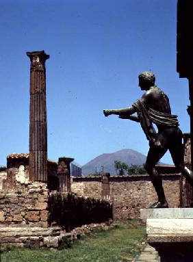 Statue of Apollo, from the Temple of Apollo, with Vesuvius in the background (photo) 