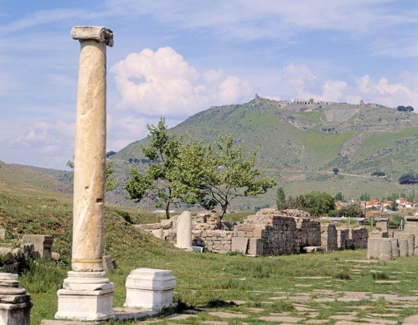 The Sacred Way, seen from the Asklepieion and looking towards the Acropolis (photo)  von 