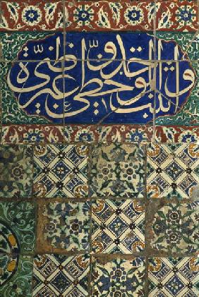 Tiles on a decorated wall, mausoleum of Sidi abd-al-Rahmane (photo) 