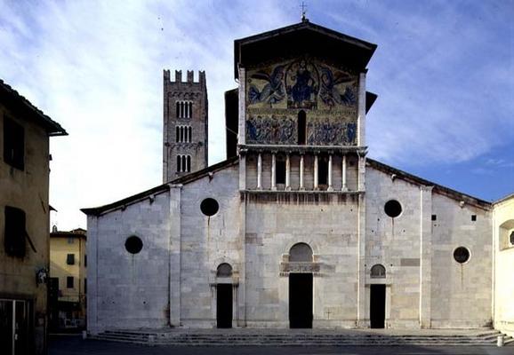 View of the facade with a mosaic designed by Berlinghiero Berlinghieri (fl.1228) (photo) von 