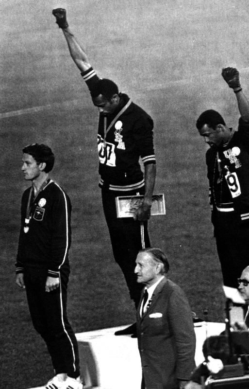 Winners of the Men's 200 Metres on the Podium, Olympic Games, Mexico City von 