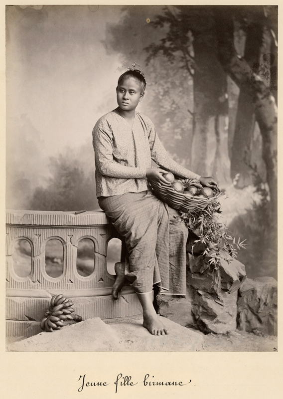 Young Burmese girl, c.1880 (albumen print from a glass negative) (b/w photo)  von 