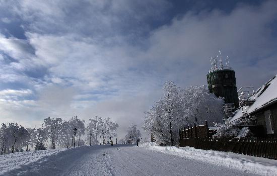 Kahler Asten im Schnee von Oliver Berg