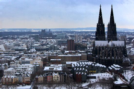 Schnee in Köln von Oliver Berg