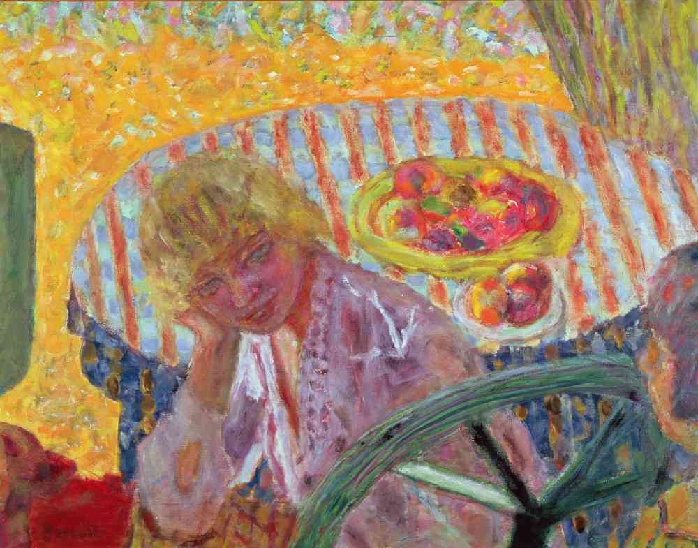 Junges Mädchen mit einer gestreiften Tischdecke von Pierre Bonnard