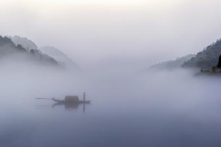 Das Fischerboot im Morgennebel