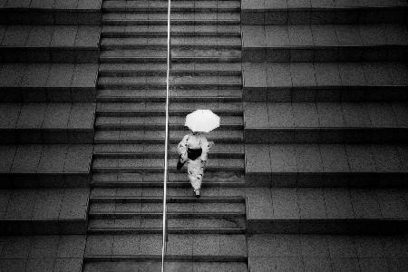Weißer Regenschirm