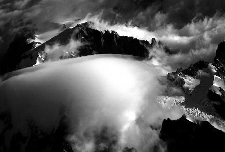 Sommet du Mount Blanc mit Wolken