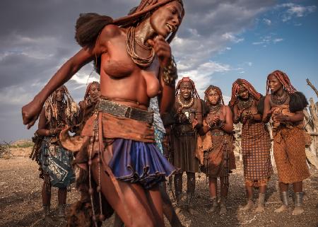 Der Himba-Tanz